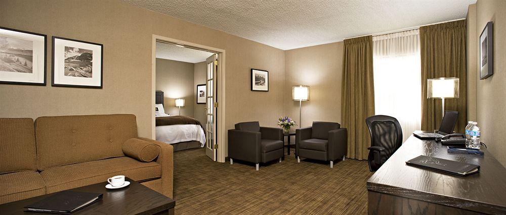 Delta Hotels Calgary Airport In-Terminal Eksteriør billede